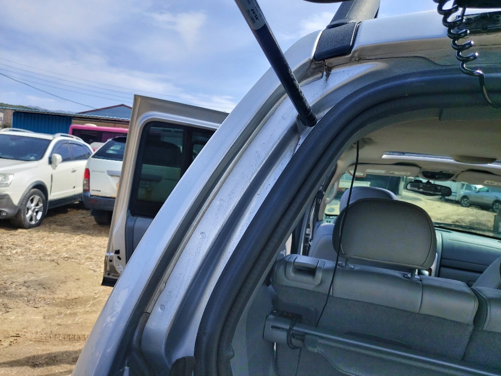 1J8GL38545W634061 Jeep Cherokee