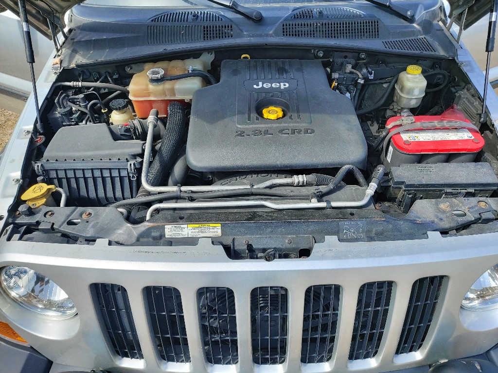 1J8GL38545W634061 Jeep Cherokee