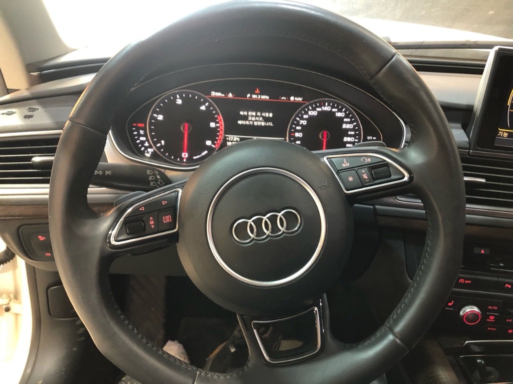 Audi A7 2015 WAUZZZ4G6FN028760 Image 29