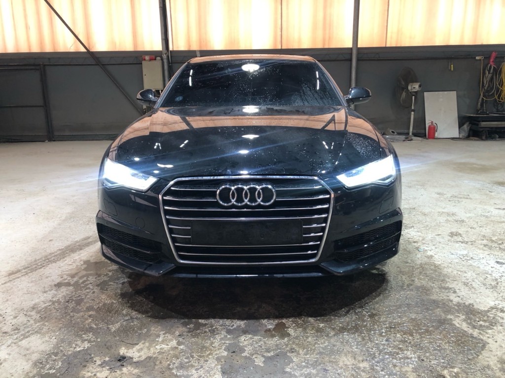 Audi New A6 2018 WAUZZZ4G9JN133530 Image 2