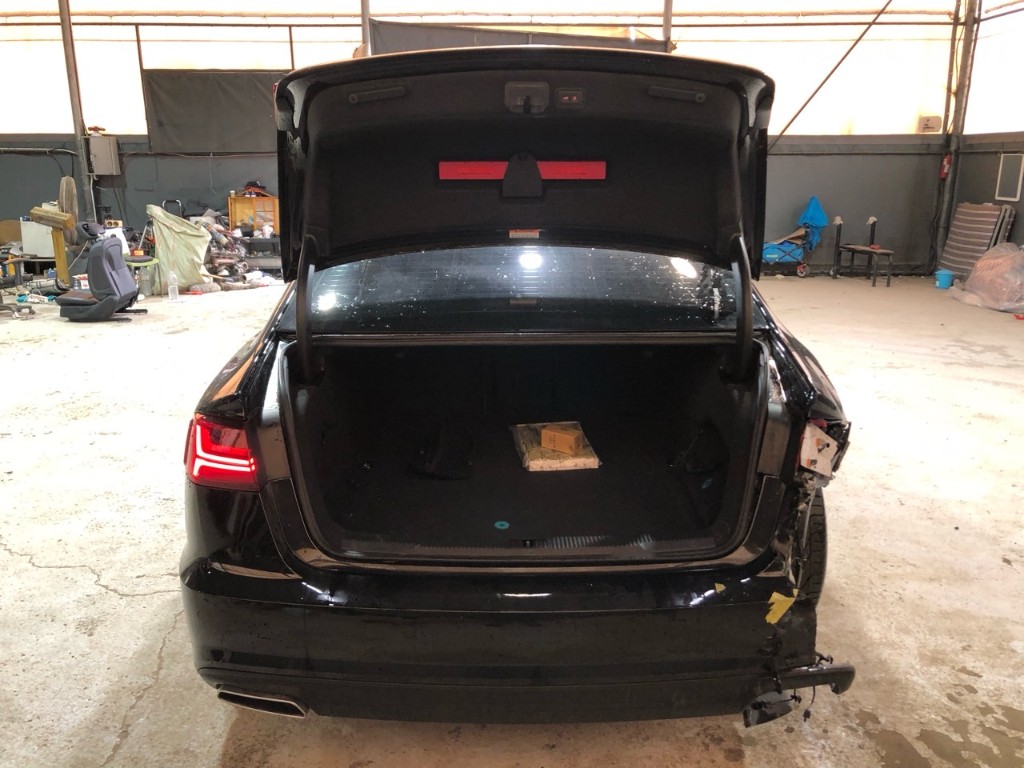 Audi New A6 2018 WAUZZZ4G9JN133530 Image 5