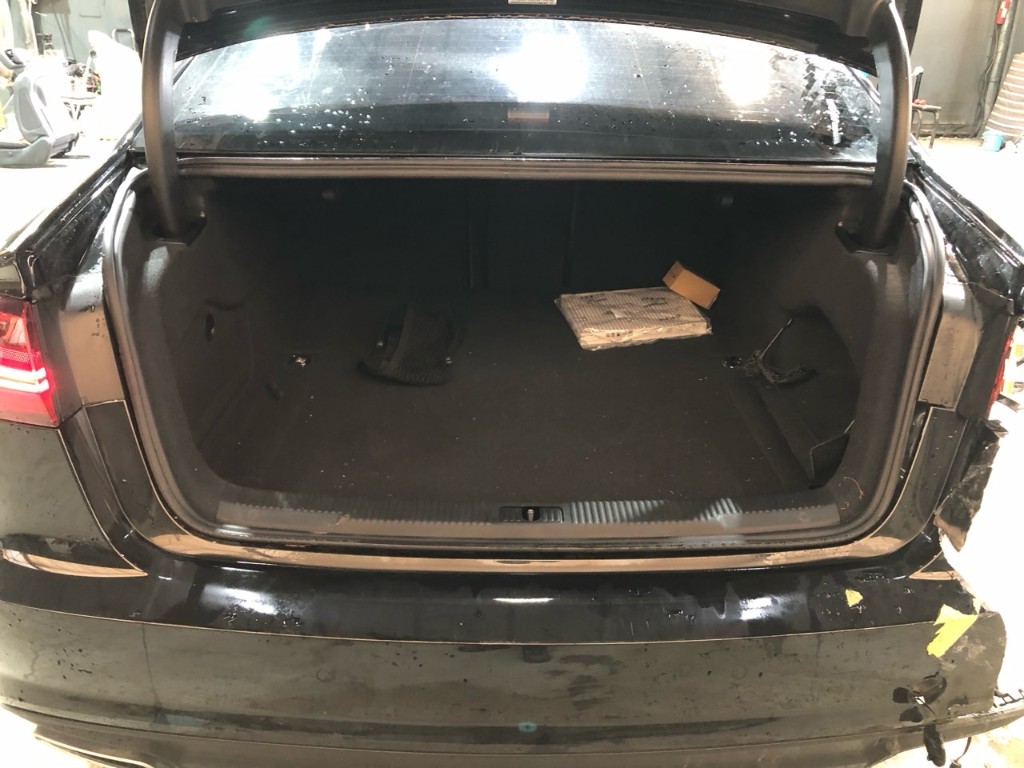 Audi New A6 2018 WAUZZZ4G9JN133530 Image 6