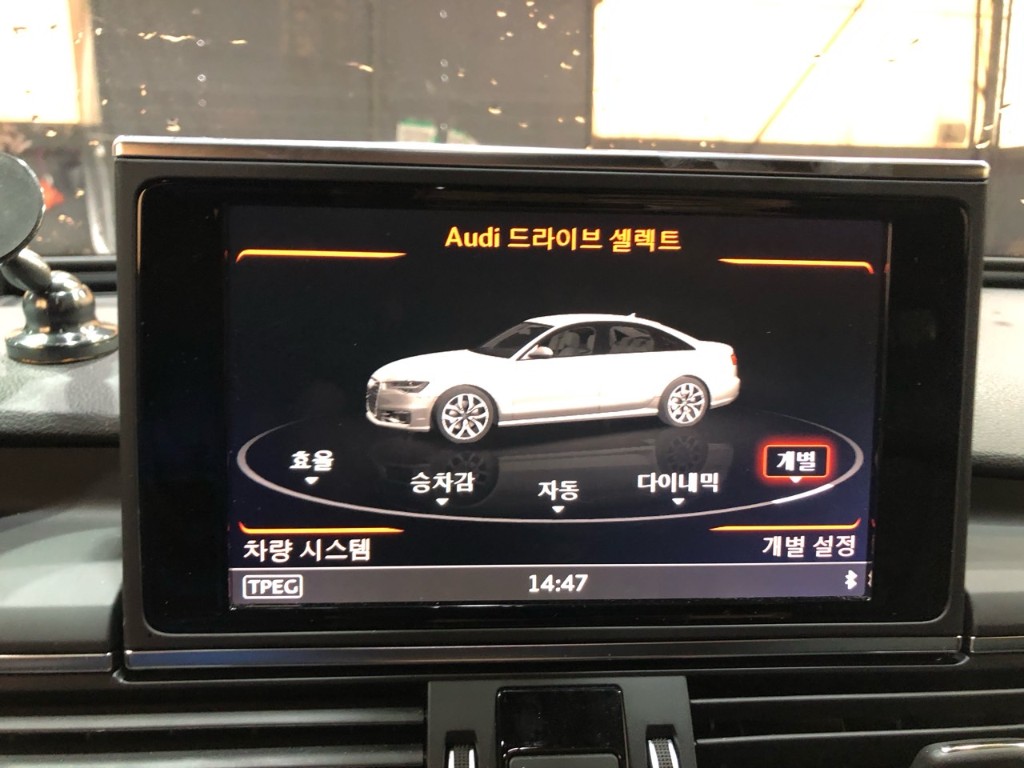 Audi New A6 2018 WAUZZZ4G9JN133530 Image 29