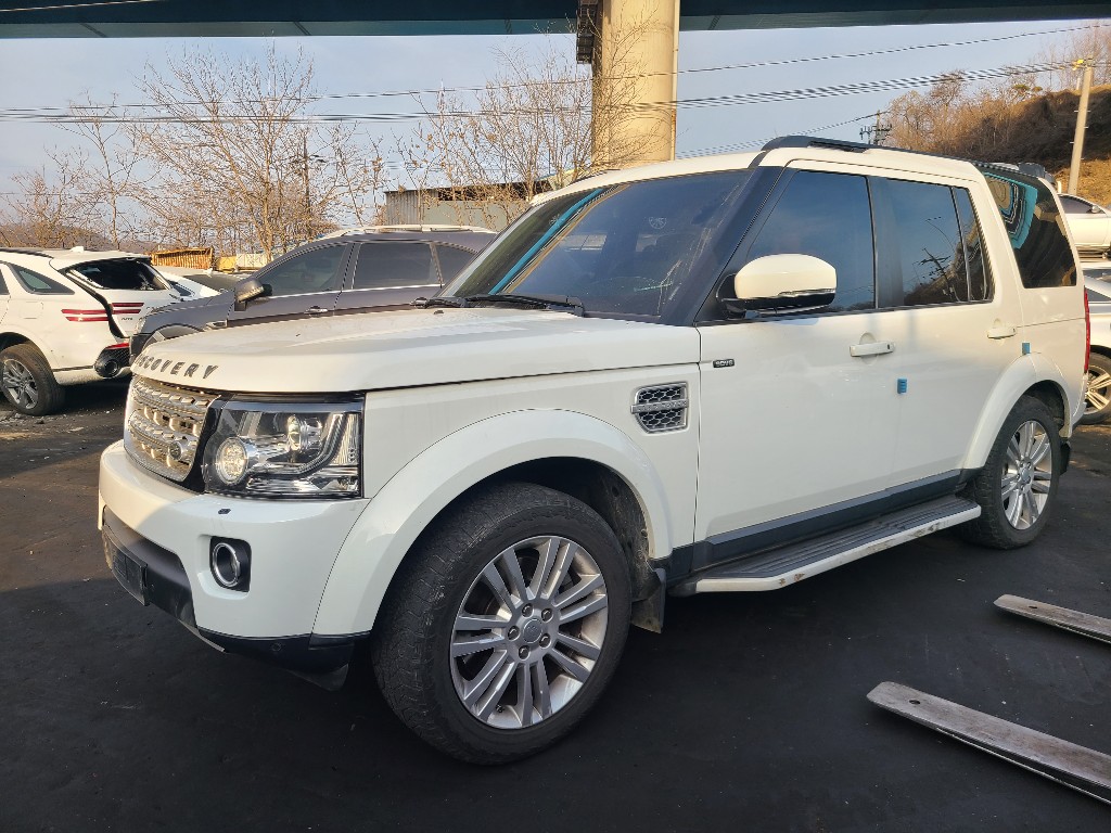 Land Rover Discovery 4 2015 SALLAAAG6FA733031 Image 13