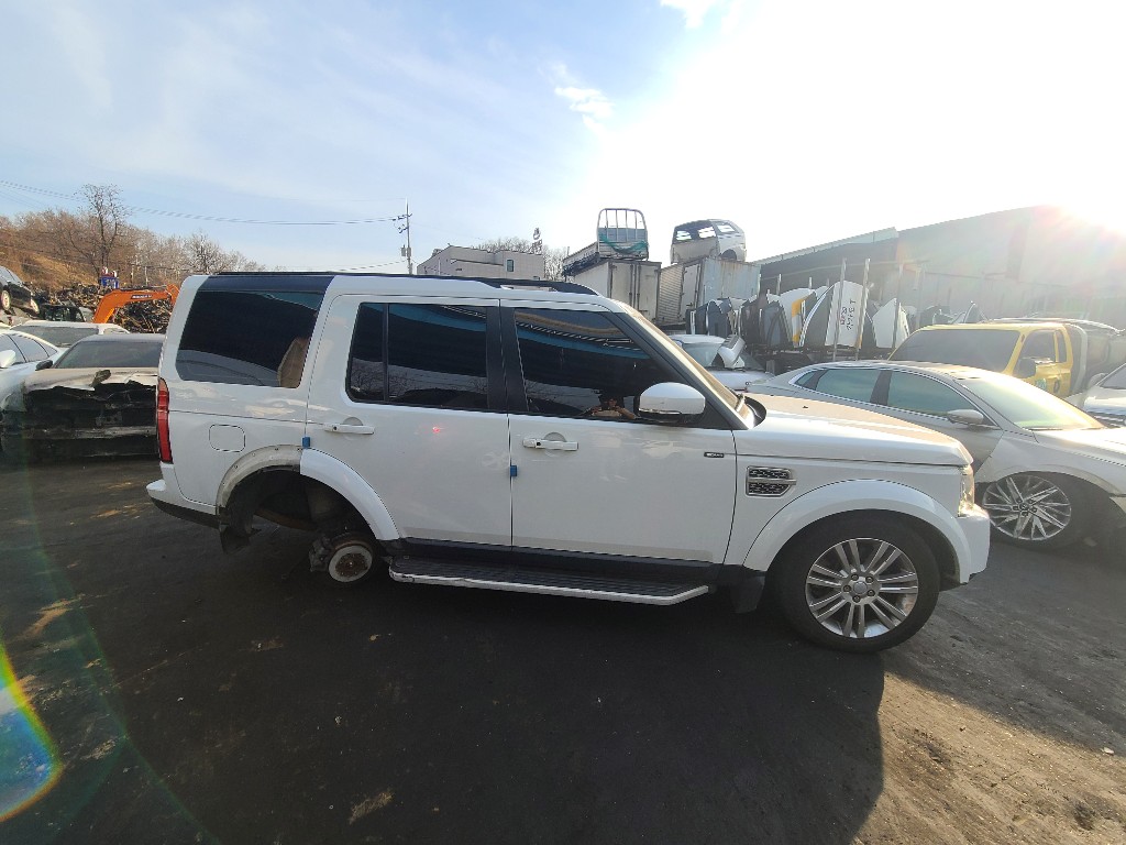 Land Rover Discovery 4 2015 SALLAAAG6FA733031 Image 45