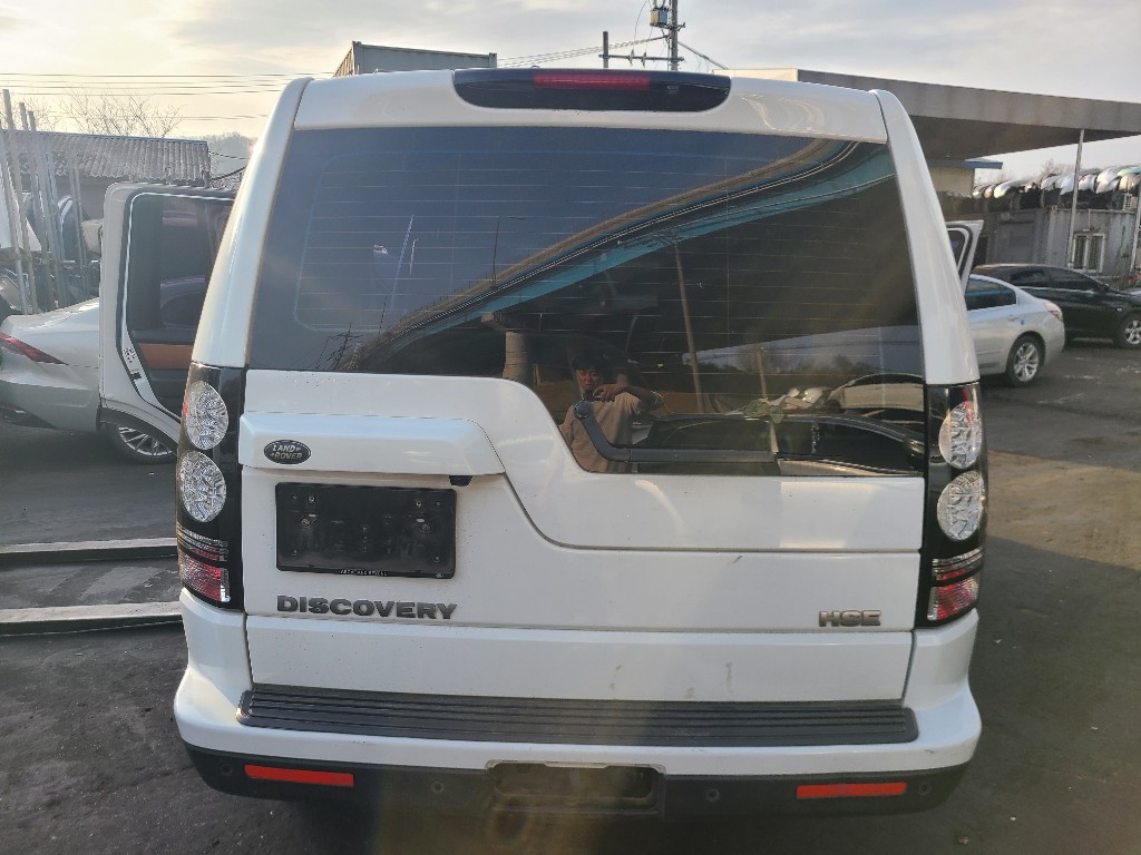 Land Rover Discovery 4 2015 SALLAAAG6FA733031 Image 48