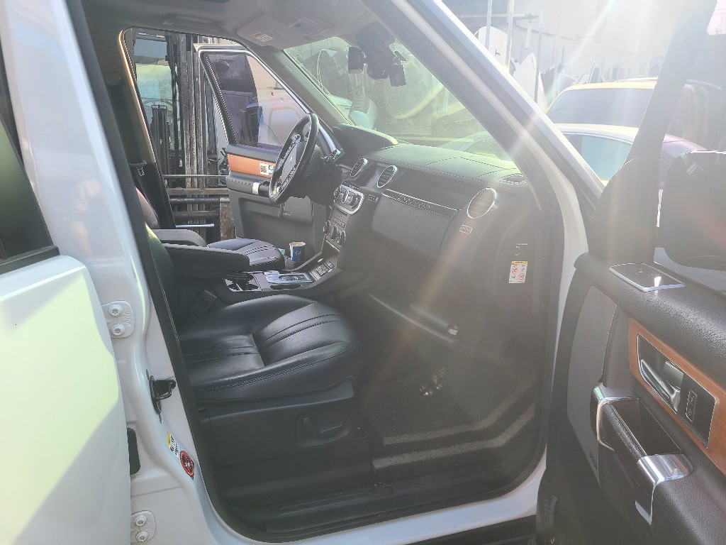 Land Rover Discovery 4 2015 SALLAAAG6FA733031 Image 6