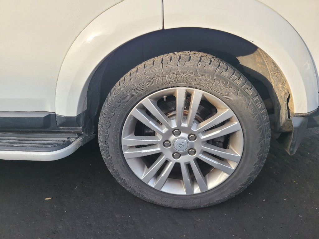 Land Rover Discovery 4 2015 SALLAAAG6FA733031 Image 20
