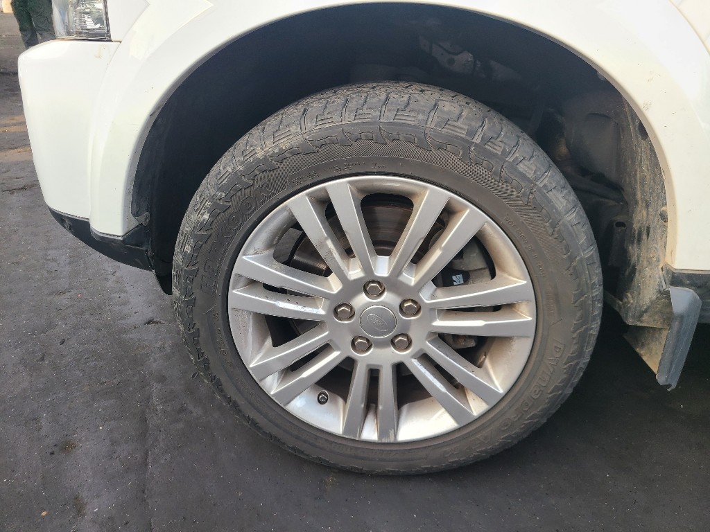 Land Rover Discovery 4 2015 SALLAAAG6FA733031 Image 21