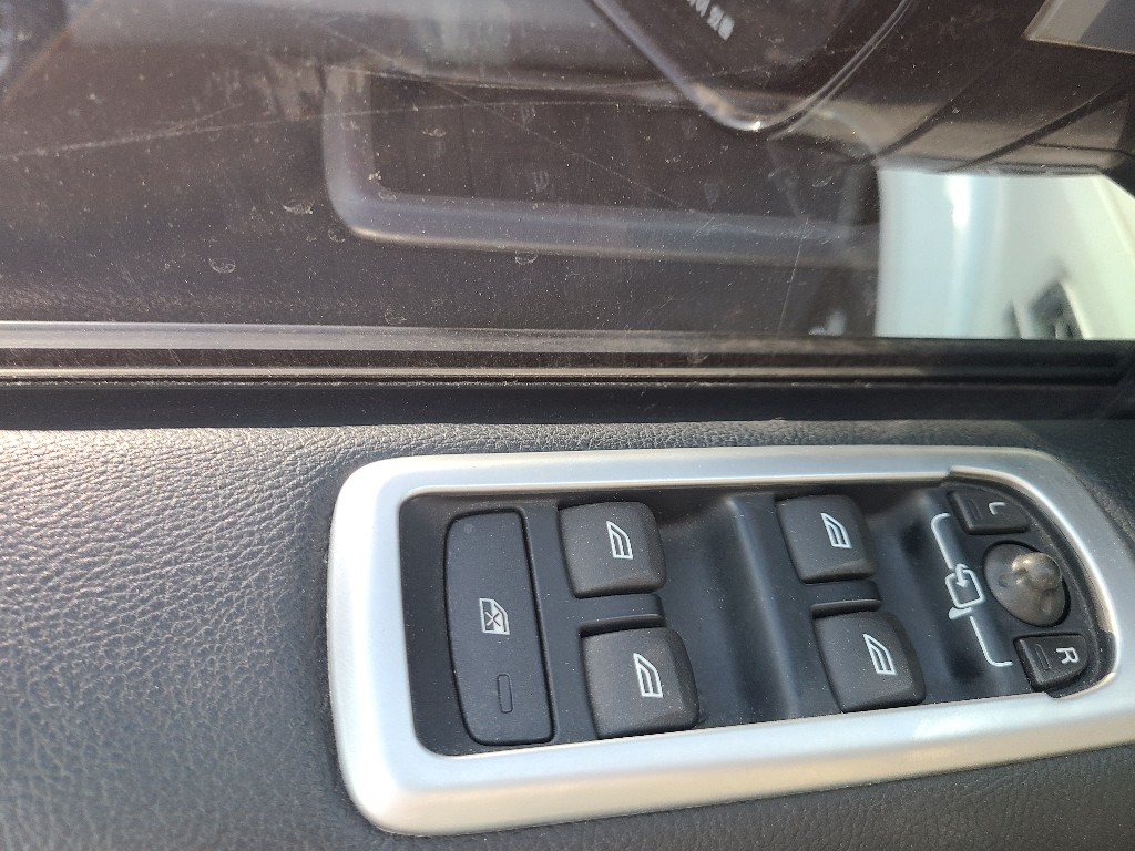 Land Rover Discovery 4 2015 SALLAAAG6FA733031 Image 26