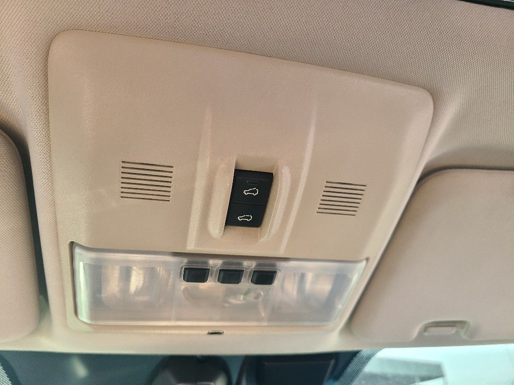 Land Rover Discovery 4 2015 SALLAAAG6FA733031 Image 30