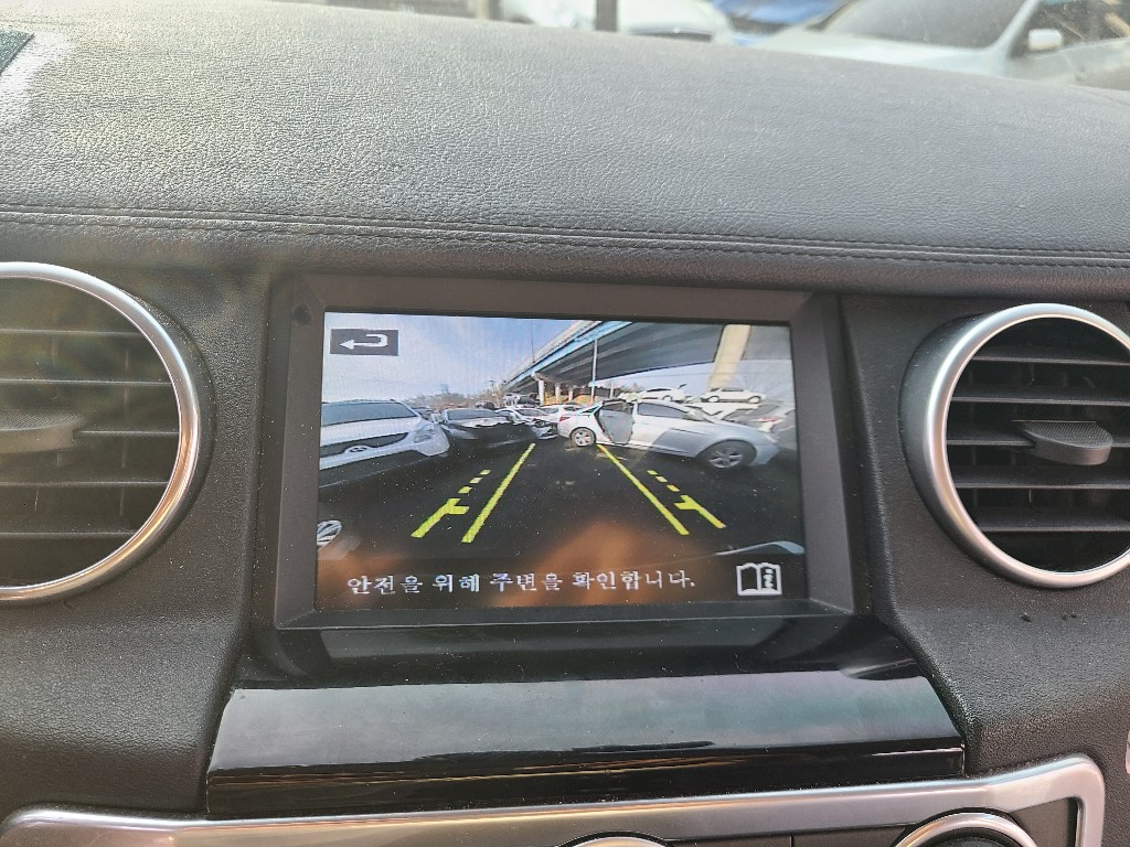 Land Rover Discovery 4 2015 SALLAAAG6FA733031 Image 32