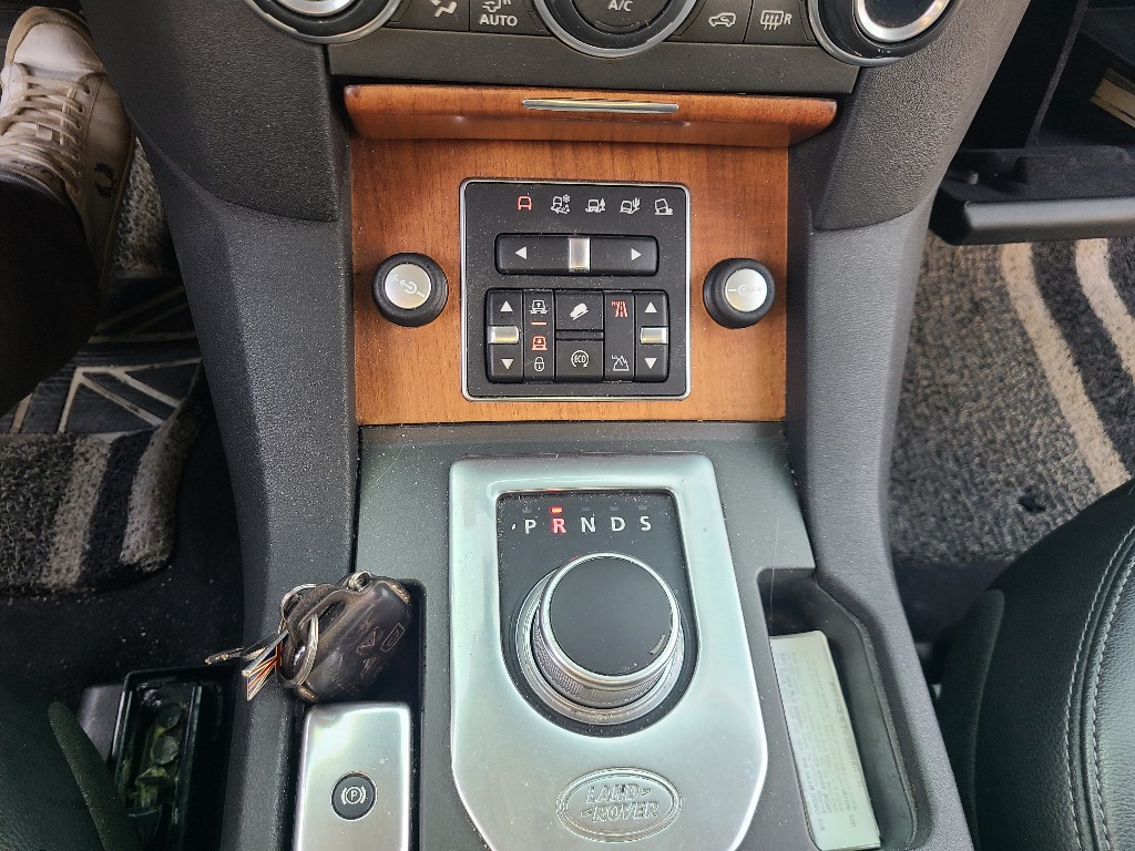 Land Rover Discovery 4 2015 SALLAAAG6FA733031 Image 33