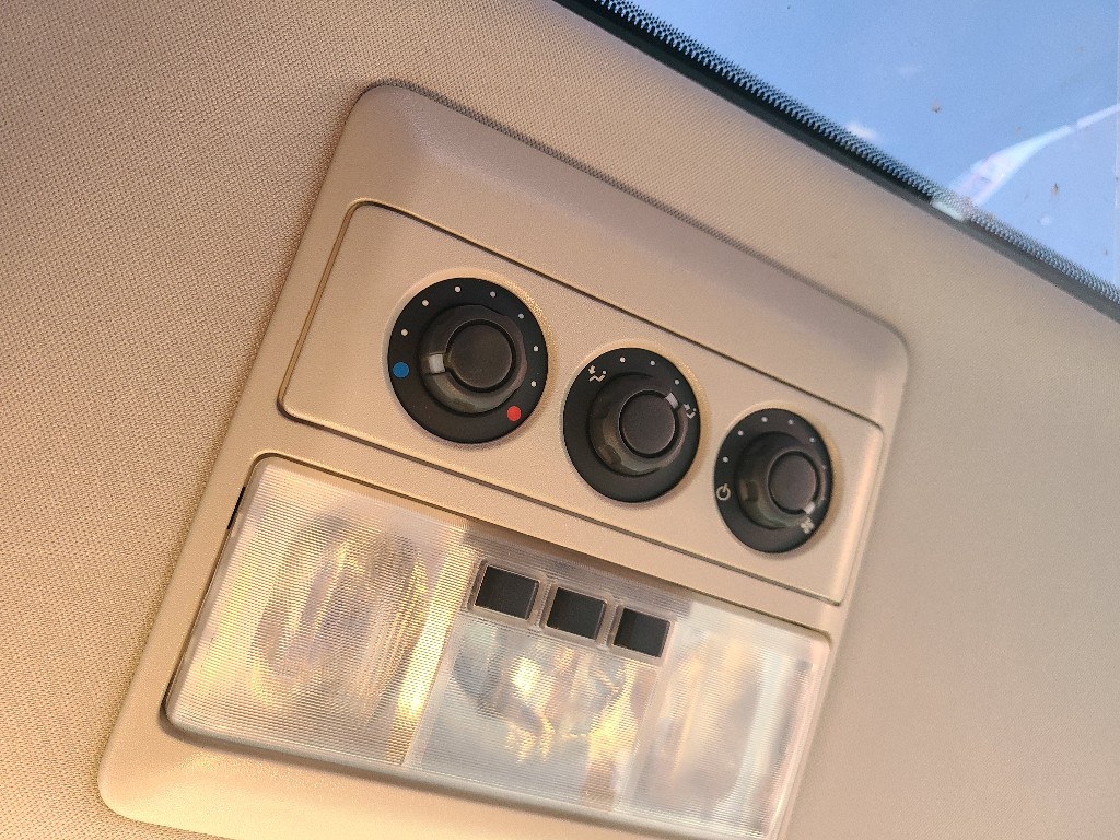 Land Rover Discovery 4 2015 SALLAAAG6FA733031 Image 37