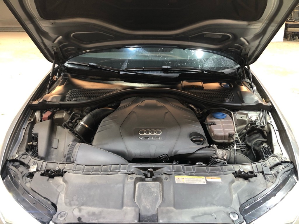 Audi New A6 2013 WAUZZZ4G9DN025929 Image 3