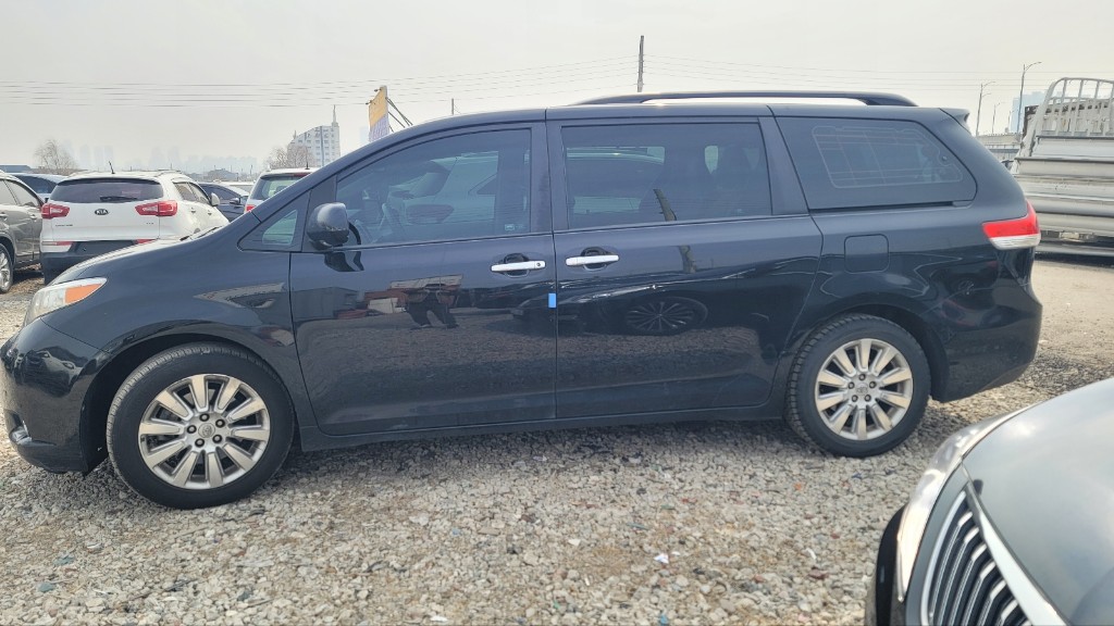 Продаж на аукціоні авто 2012 Toyota Sienna, vin: 5TDYK3DC7CS258925, номер лоту: 9711210